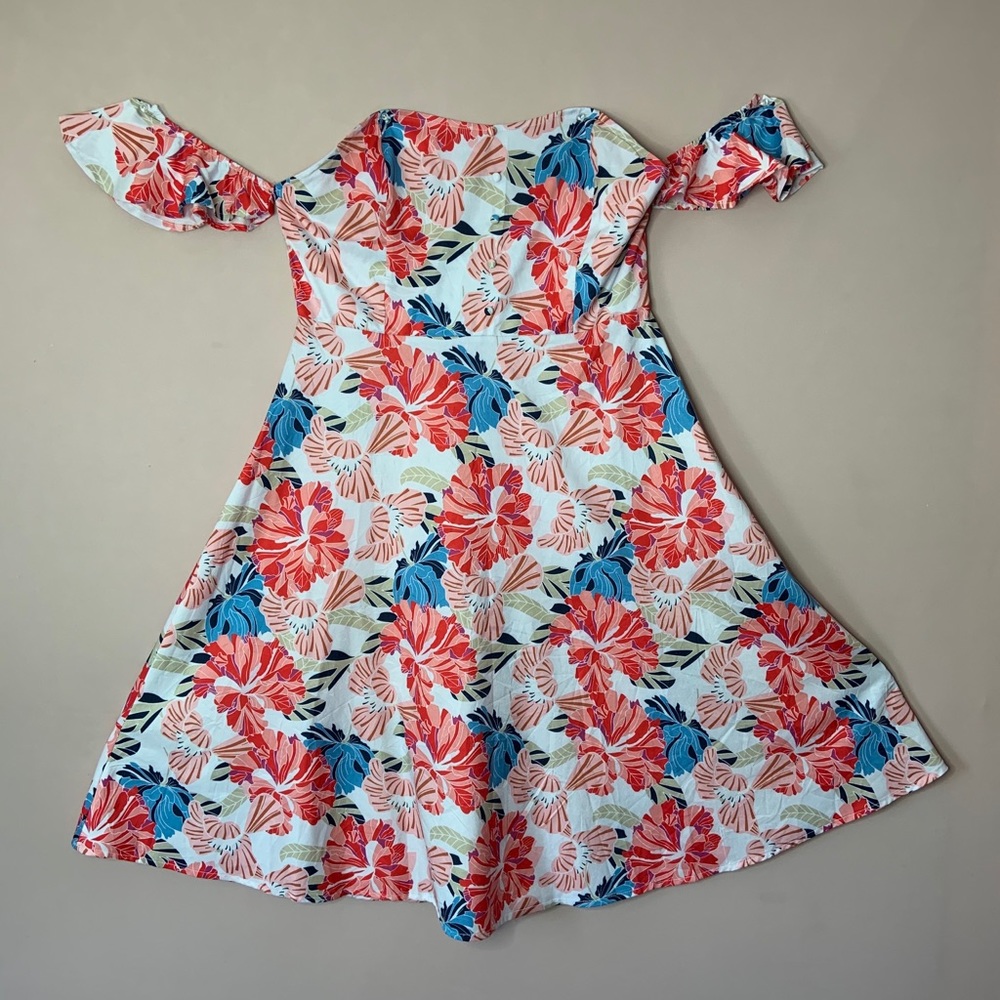 FLIRTY STRAPLESS FLORAL DRESS!!! - Picture 5 of 8
